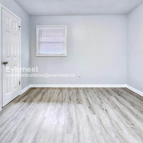 Building Photo - 1079 Shieldcrest Way