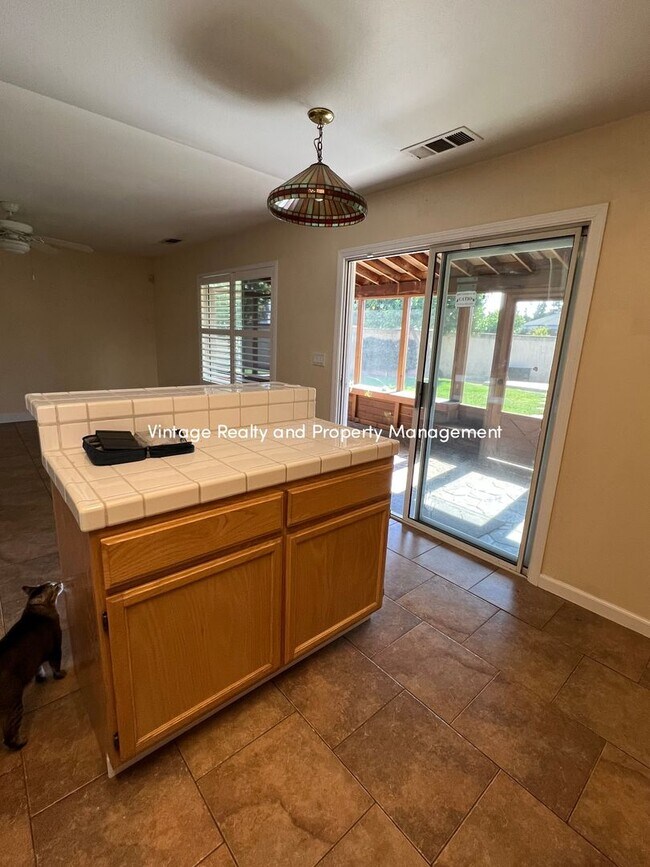 Building Photo - Ready To Go Top Of The Line 4 Bedroom Two ...