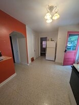 Building Photo - 2136 S 78th St