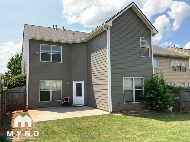 Building Photo - 6060 Weddington Dr