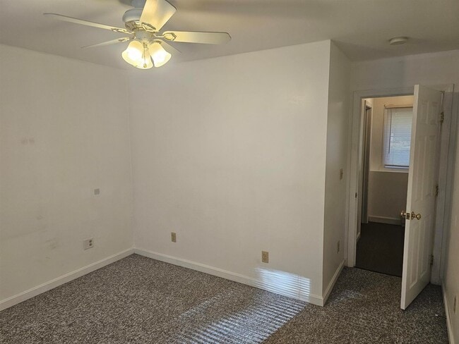 Building Photo - 30 Sterling Ln