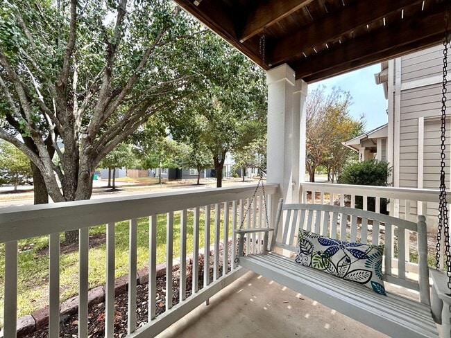 Building Photo - Modern 3/BR 2.5/BA Home with Patio & Balcony