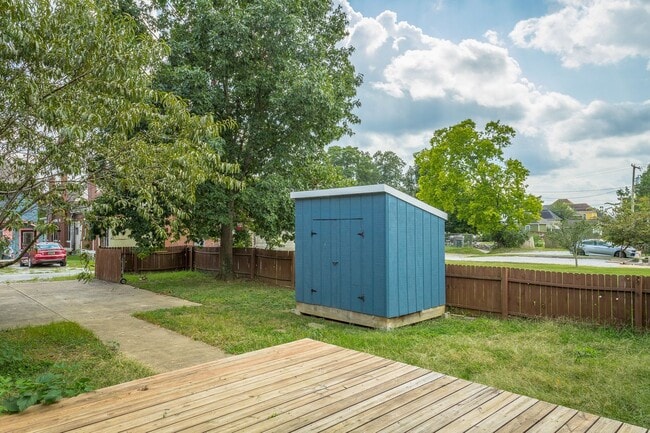 Building Photo - 3 bedroom, 2 bathroom home in the Southside!