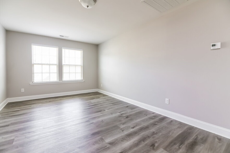 Building Photo - 504 Willow Breeze Ct