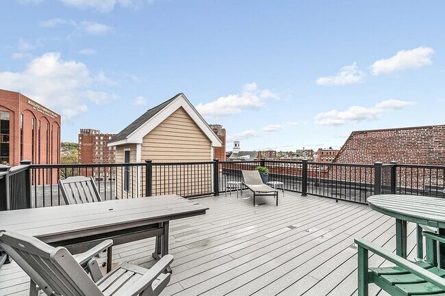 shared roof deck - 17 Kearney Sq