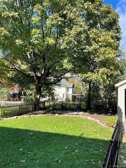 Building Photo - 531 Oakland Ave