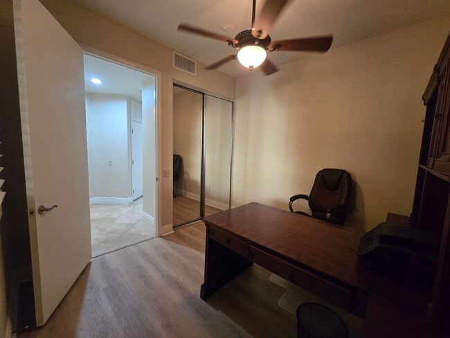 Building Photo - An Amazing Furnished 3 Bedroom Condo at La...