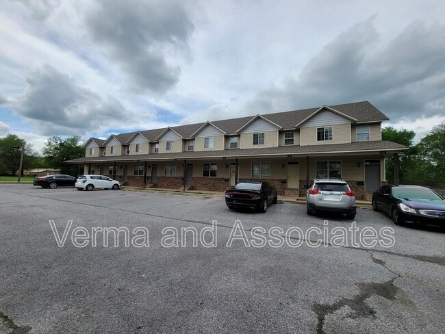 Building Photo - 192 Fair St