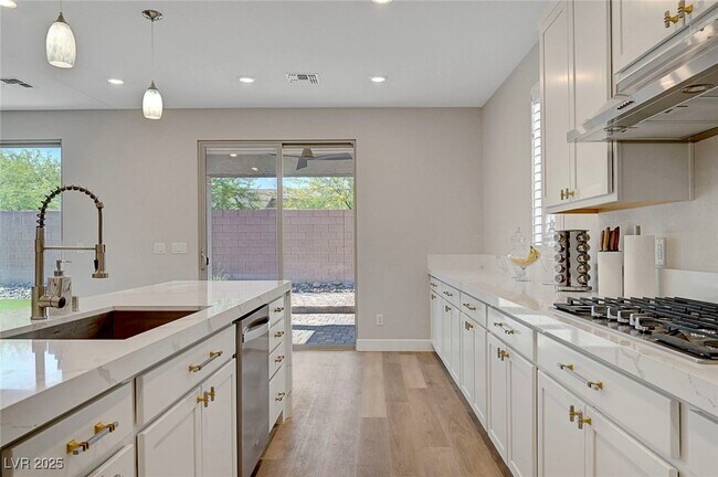 Building Photo - 5477 Vespertine Moon Ave