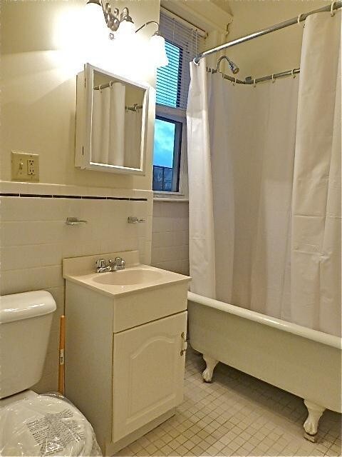 Building Photo - 124 Peterborough St