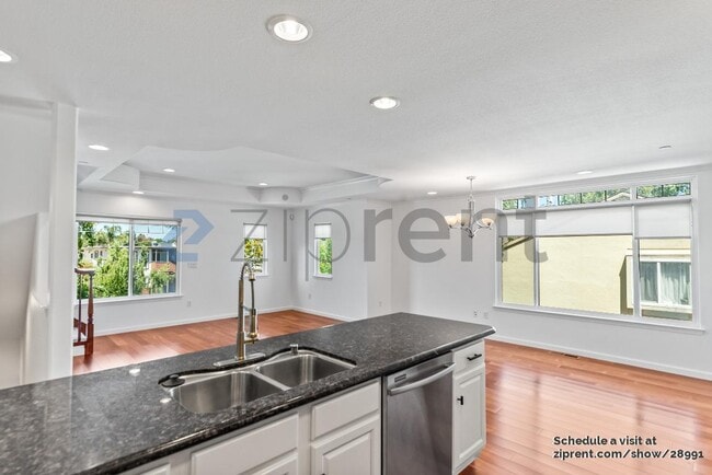 Building Photo - 2213 Rock St