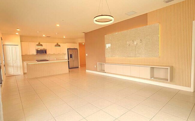 Building Photo - 8001 NW 41st St