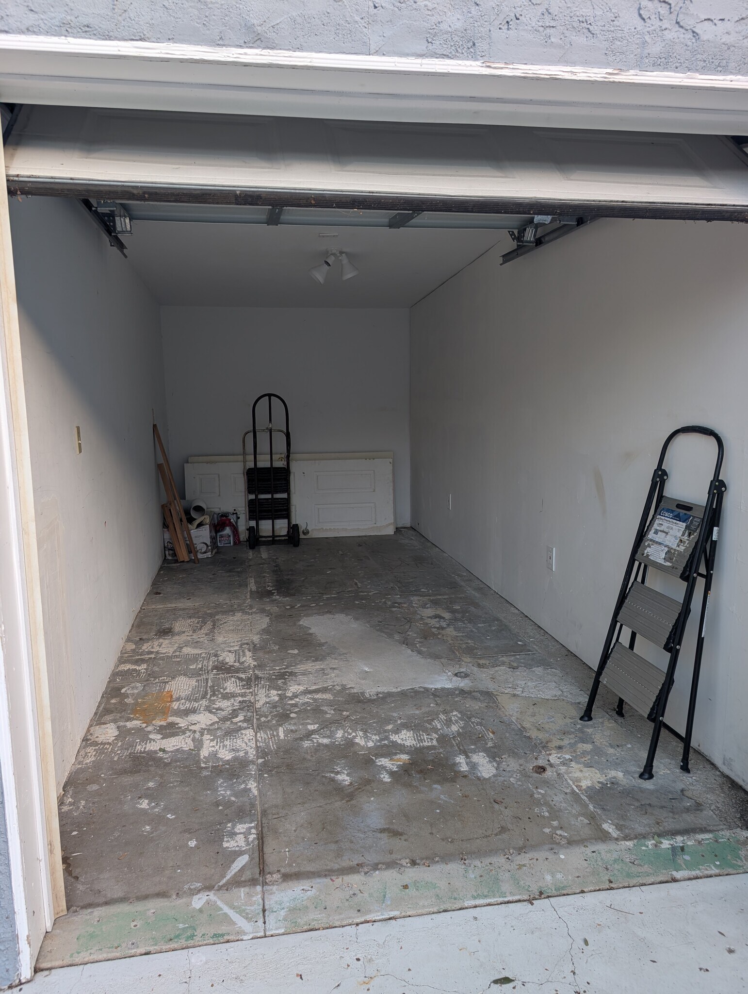 Building Photo - 5238 Wilkinson Ave