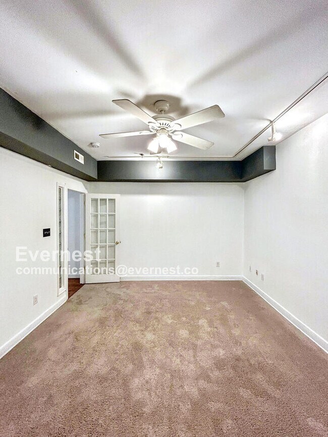 Building Photo - 215 N 19th St