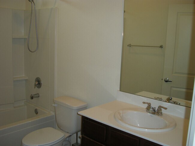 Building Photo - Two Bedroom, Two and and a Half Bath Townh...