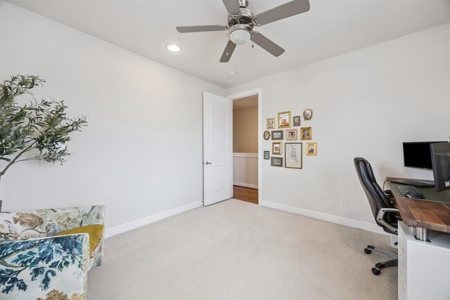 Building Photo - 5729 Larkin St