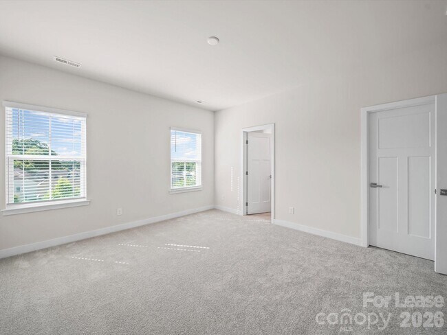 Building Photo - 9922 Oaklawn Blvd NW