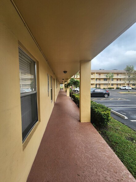 Building Photo - 5851 NW 62nd Ave