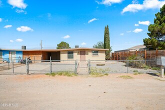 Building Photo - 3977 Las Casitas Dr