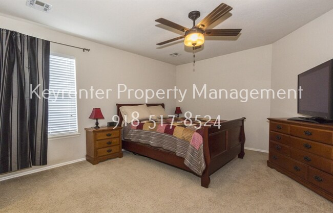 Building Photo - 3 Bed | 2.5 Bath in Jenks!