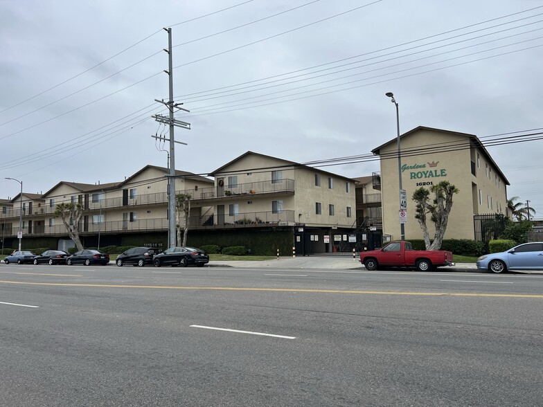 Primary Photo - Gardena Royale Apartments