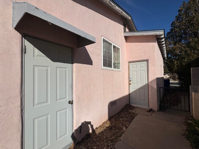 Building Photo - 1039 Princeton Dr NE