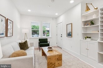 Building Photo - 2608 4th St NE