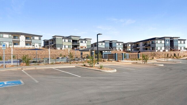 Building Photo - 5750 N La Cholla Blvd
