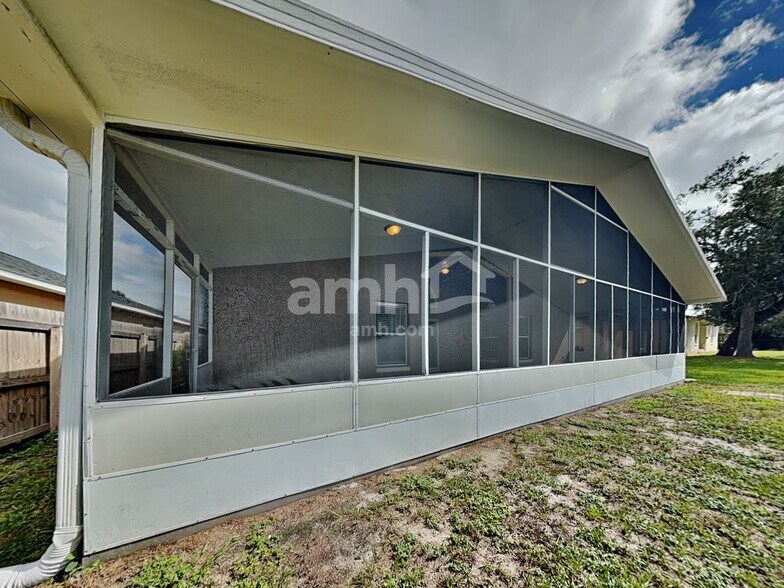 Building Photo - 4232 Pacifica Dr