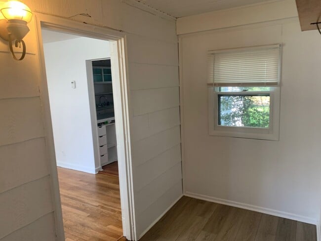 Building Photo - 2BR/1BA House on the Lafayette River! Clos...