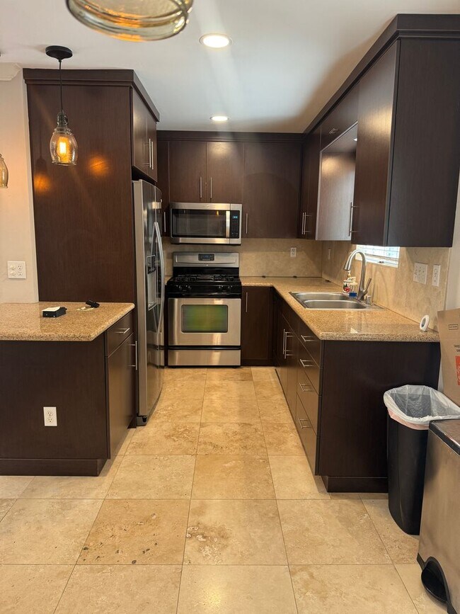 Building Photo - 2 bedroom/2bathroom condo