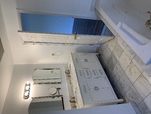 Building Photo - House for rent in GlenCove