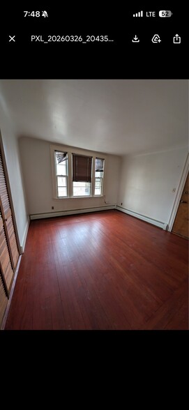 Building Photo - 128 Grand St