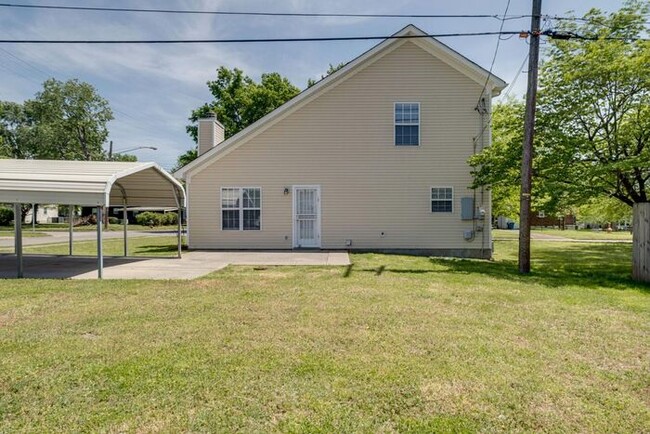 Building Photo - Beautiful Two Story Home in Old Hickory