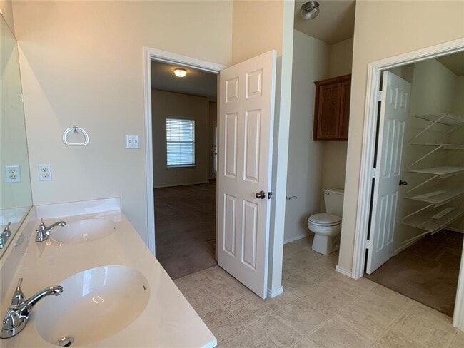 Building Photo - 104 Lava Bed Dr