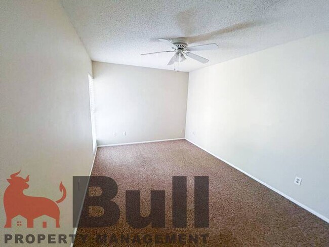 Building Photo - 1066 Las Cruces Dr