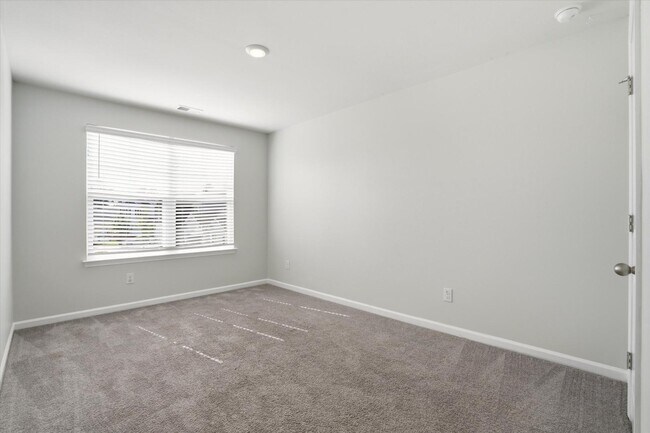 Building Photo - 9773 Roseberry St