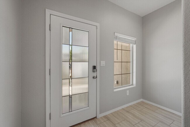 Building Photo - Stunning | Newer Home in Los Diamantes | Spacious home and Yard | Move-In Ready!!