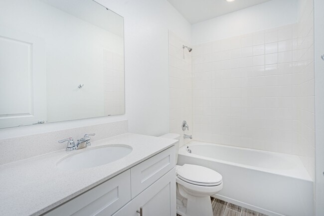 Building Photo - Welcome Home to the Preserve off LPGA