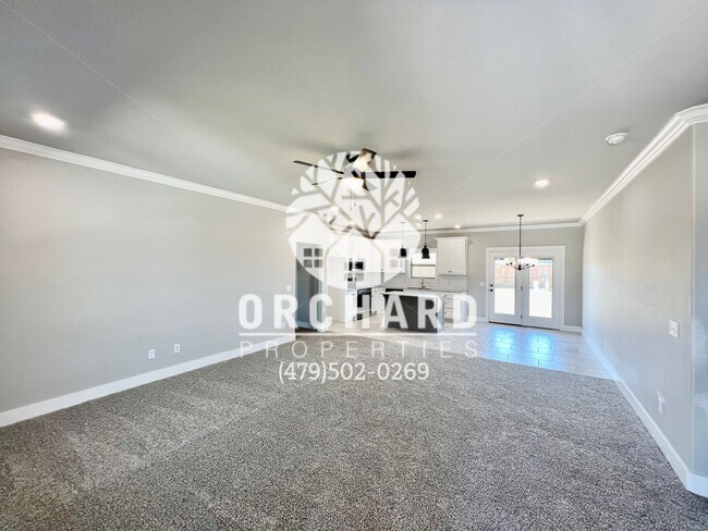 Building Photo - Single Family Home - Open-Concept Cedarwoo...