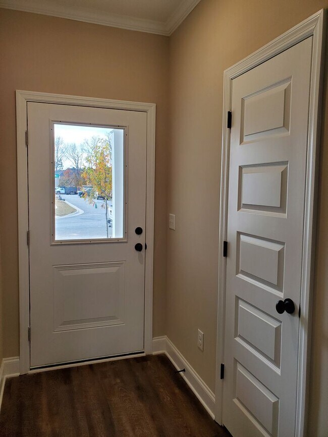 Building Photo - Brand New 4 Bedroom Townhome in Ammenities Community