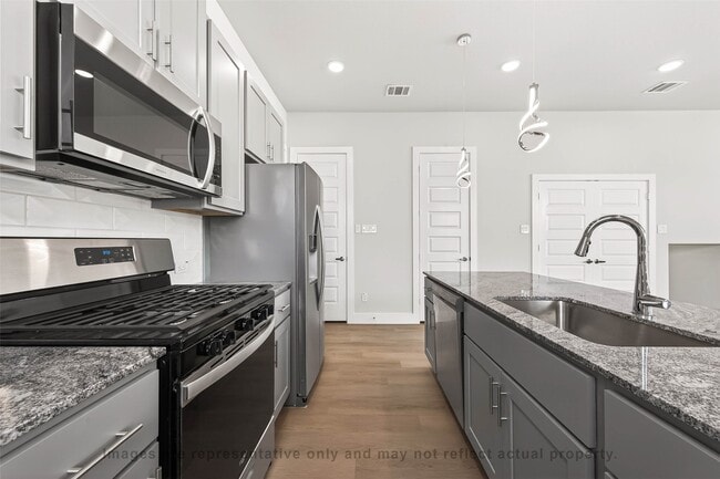 Building Photo - 10719 Mason Rd