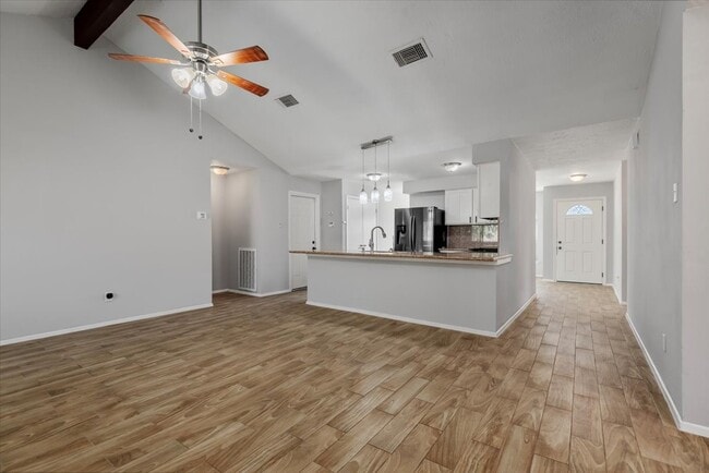 Building Photo - 20038 Crazy Horse Cir