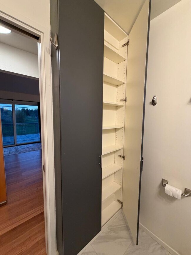 Building Photo - 11100 La Honda Rd