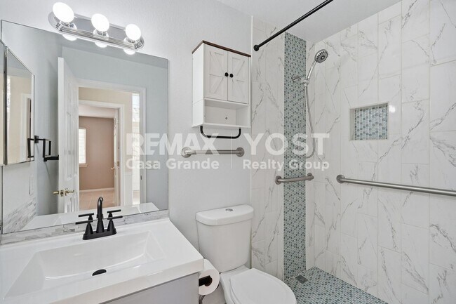 Building Photo - Life Is Better by the Lake!