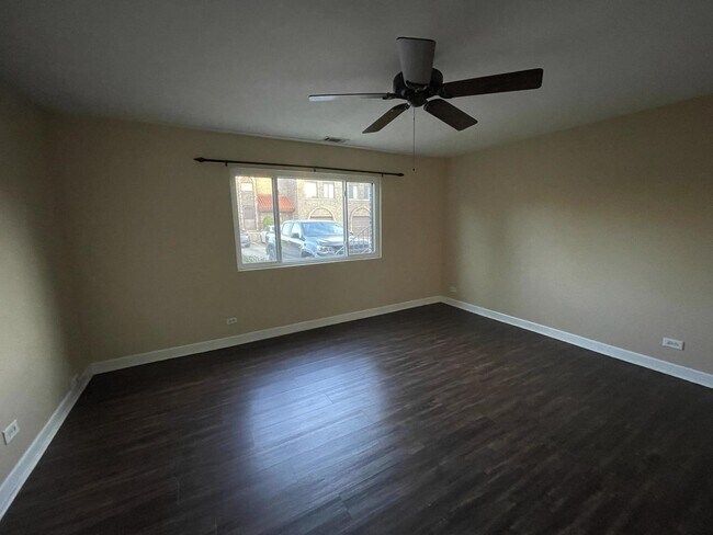 Building Photo - 240 E Rimini Ct