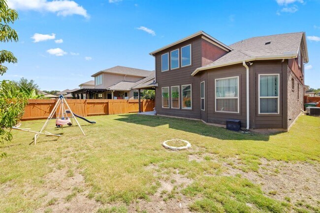 Building Photo - 724 Pioneer Grove