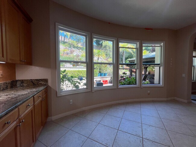 Building Photo - Elegant 5-Bedroom Carmel Valley Home with ...