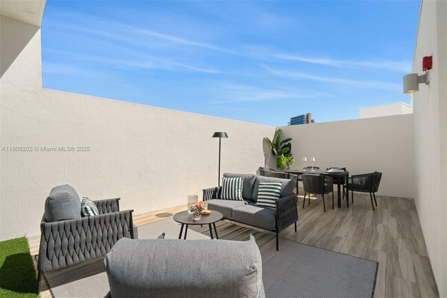 Building Photo - 6620 Indian Creek Dr