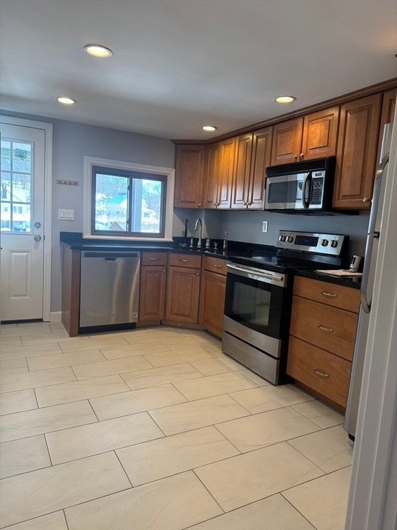 Building Photo - 38 Vine St